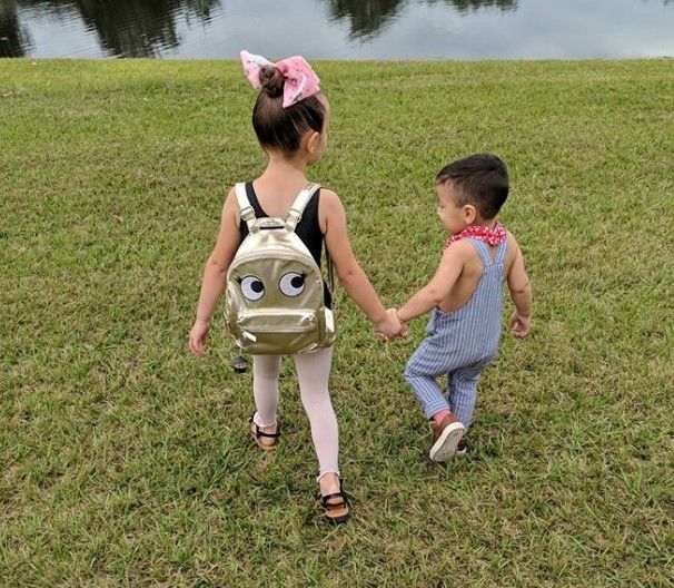 https://cdn.wazimo.com/media/images/father-spy-school/5e4c769e461fd.jpg
