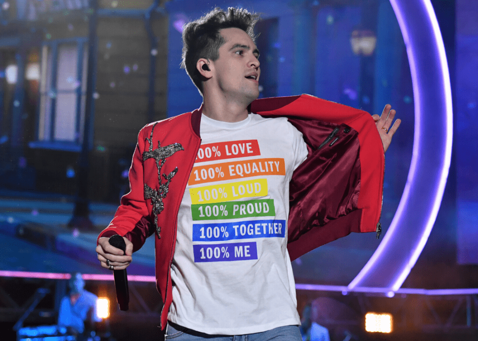 https://static.stacker.com/s3fs-public/styles/slide_desktop/s3/34brendonurie4BKZ.png